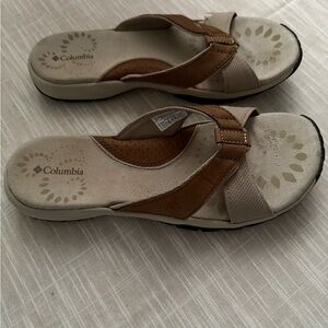 🔥SOLD ON ANOTHER PLATFORM 🔥
Columbia Women's Tan and Cream Sandals